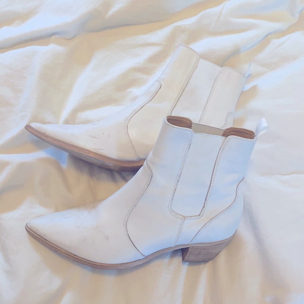 Shoes. Good condition, just need a wipe down.